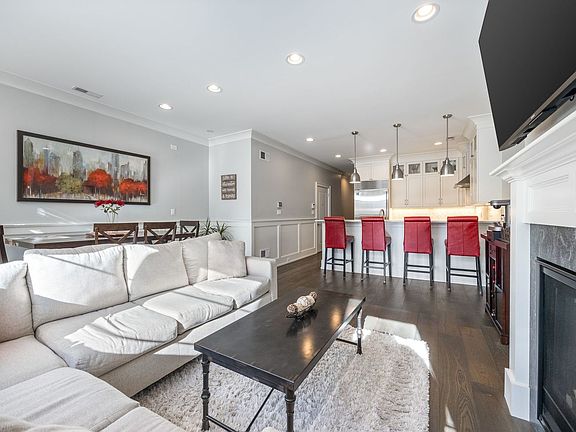 5th image of 738 W Schubert Ave #2