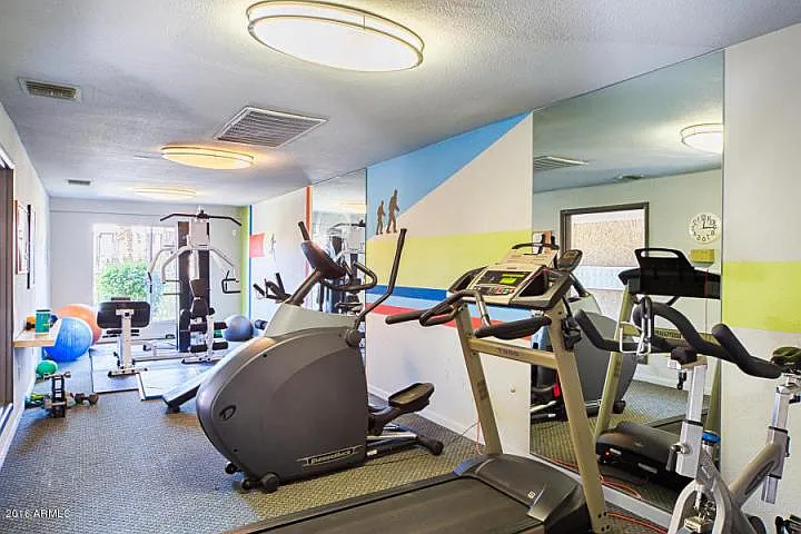 2 bed, 960 sqft, $1,700 — Photo 3