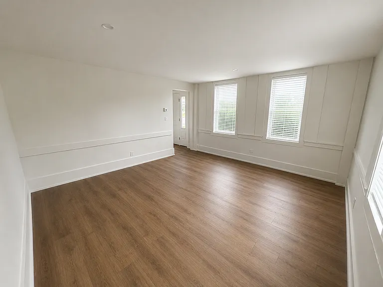 5 Shaker Rd #2 — Photo 3