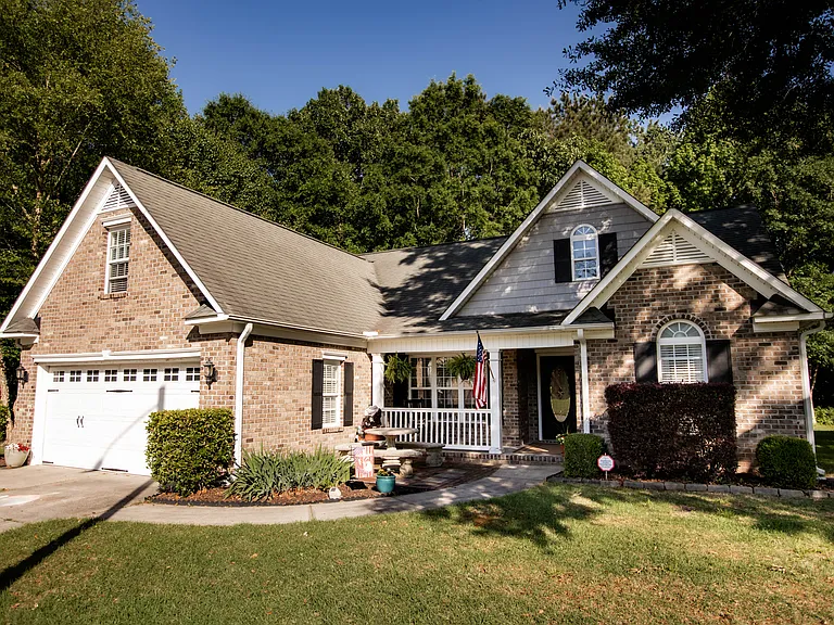 235 Sellhorn Blvd — Photo 4
