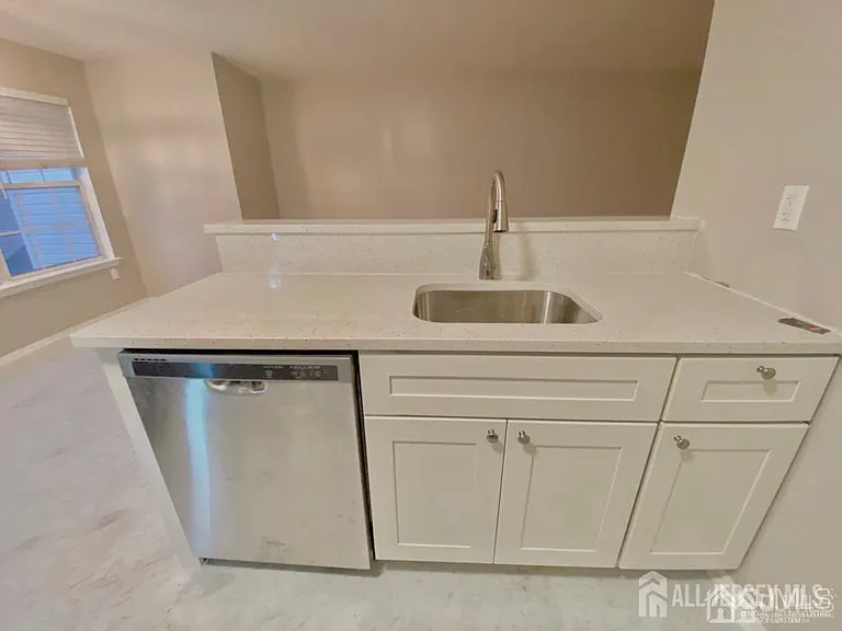315 Plymouth Rd — Photo 6