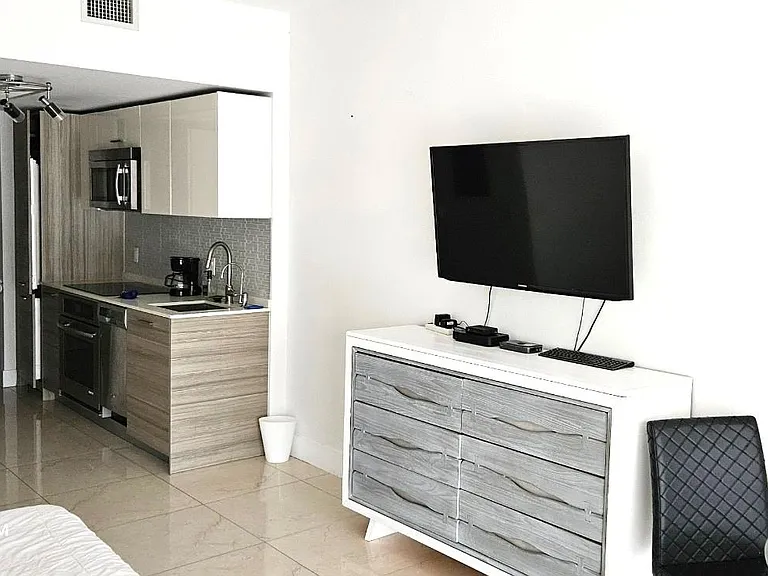 1300 Brickell Bay Dr #2112 — Photo 6