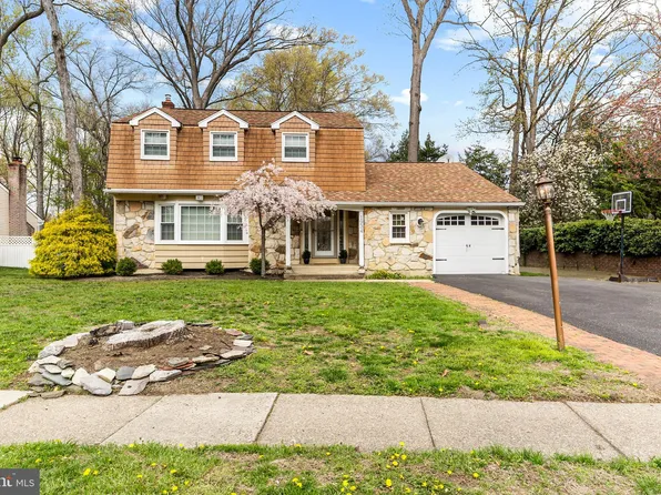 1934 Birchwood Park Dr N, Cherry Hill, NJ 08003