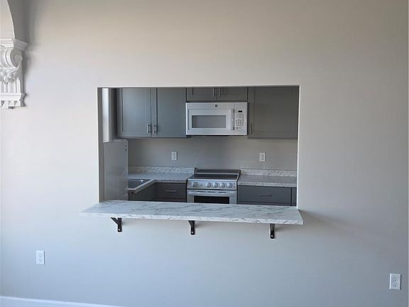 4th image of 1142 W Hamilton St #2F