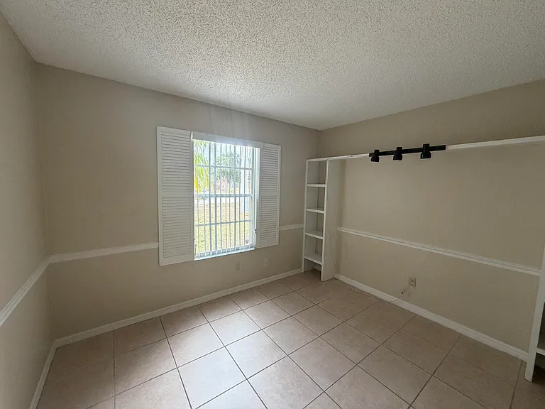 2342 SW Bayshore Blvd — Photo 8