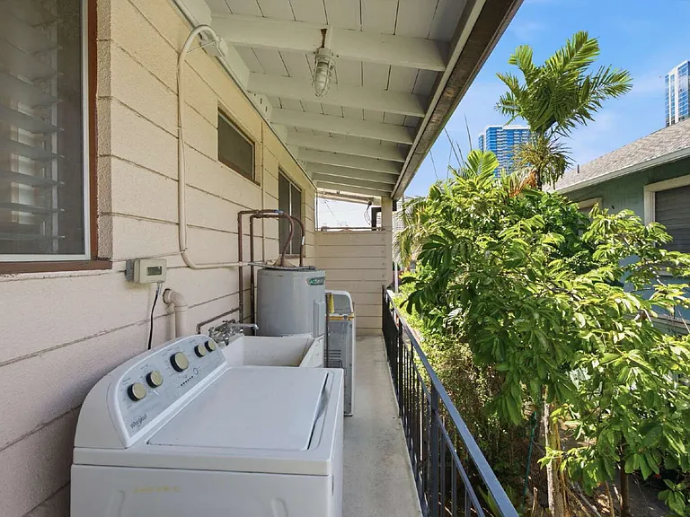 720 Birch St #D — Photo 9