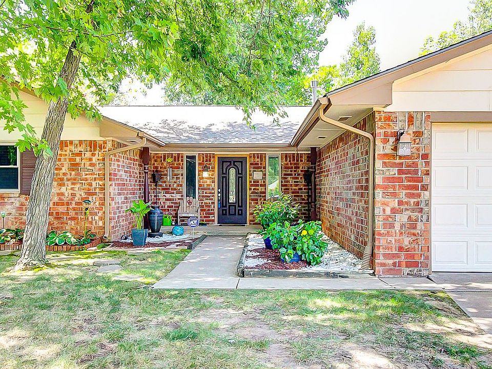 2nd image of 3637 Woodlawn Terrace Pl
