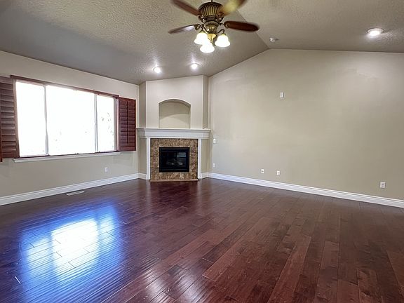 3rd image of 3424 W Great Plains Way