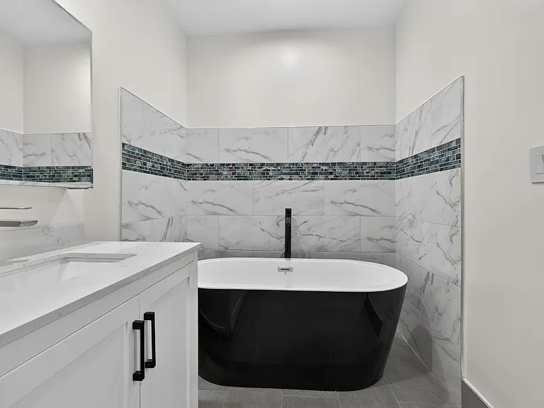 1811 N Avon St — Photo 12