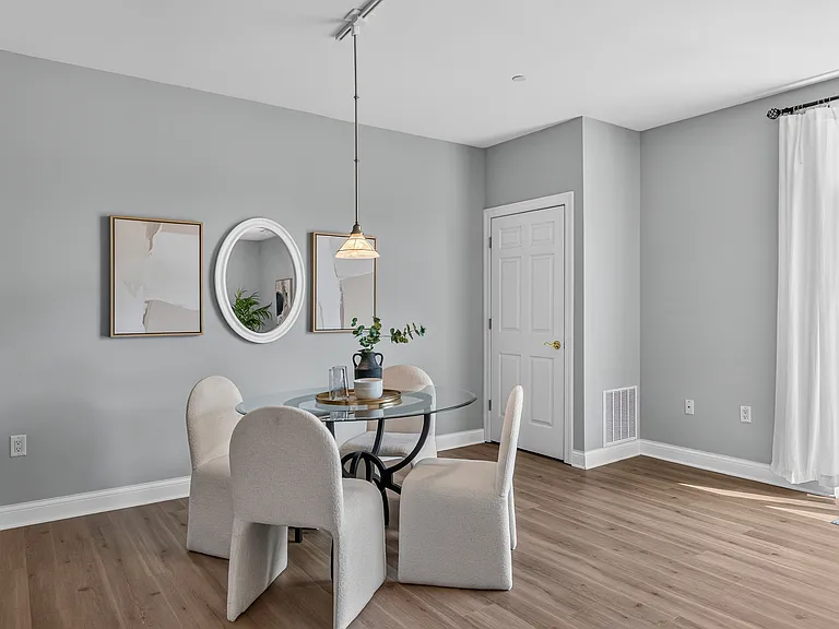 1920 N Farwell Ave #403 — Photo 8