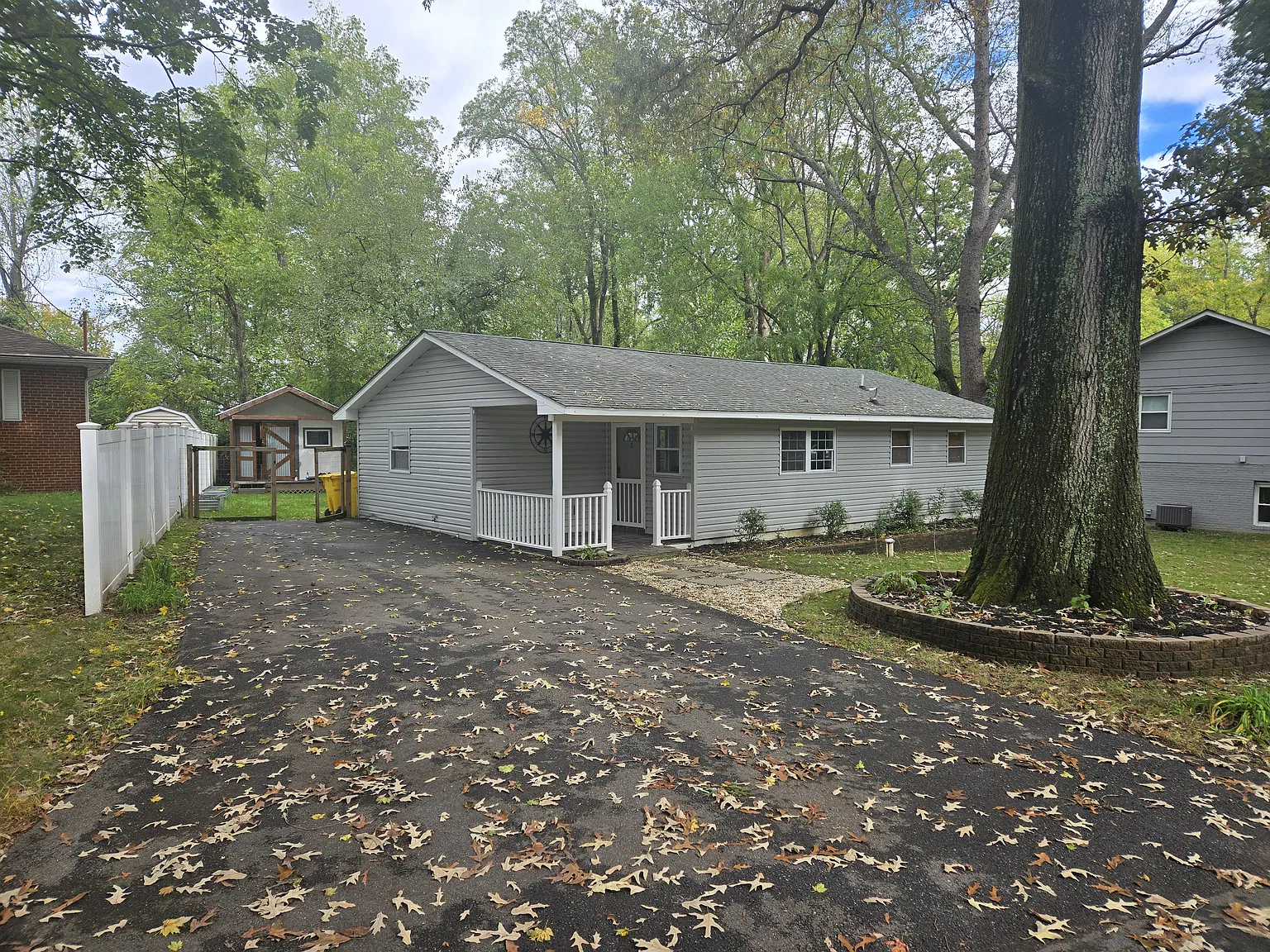 2 bed, 984 sqft, $2,500 — Photo 2