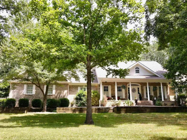 18214 Lone Oak Ter, West Frankfort, IL 62896