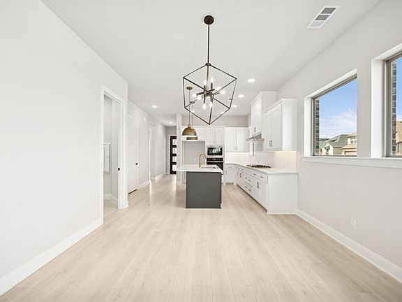 The Flintwood - Dining