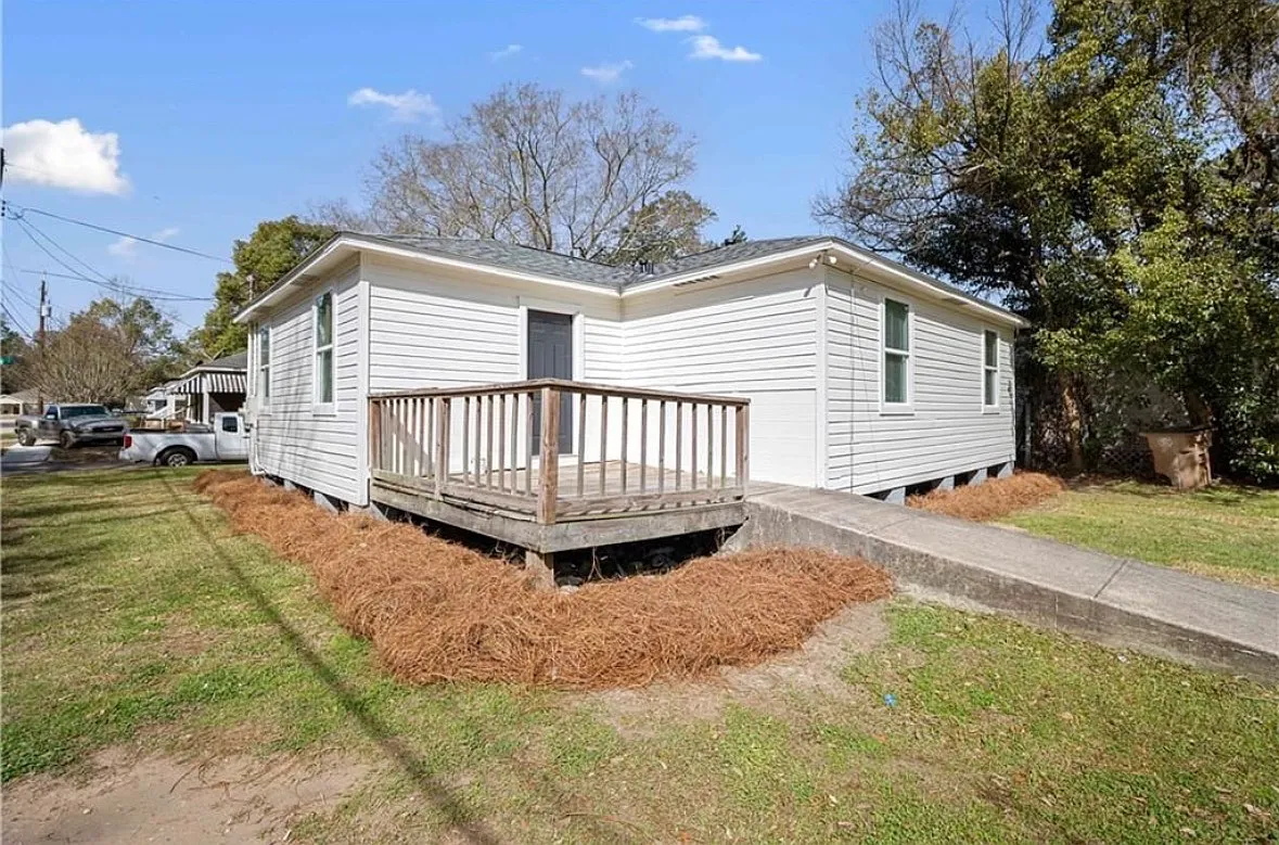 3 bed, 1111 sqft, $1,400 — Photo 3