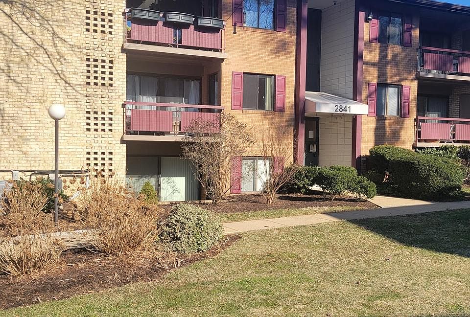 1st image of 2841 Windsor Dr APT 101