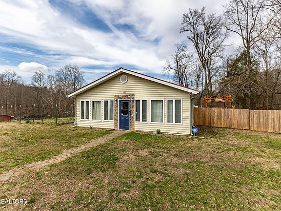4th image of 225 Capps Ln