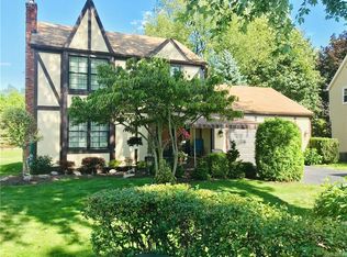 905 Robin Rd, Buffalo, NY 14228