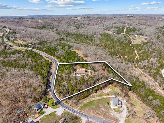 5th image of 795 Watson Road