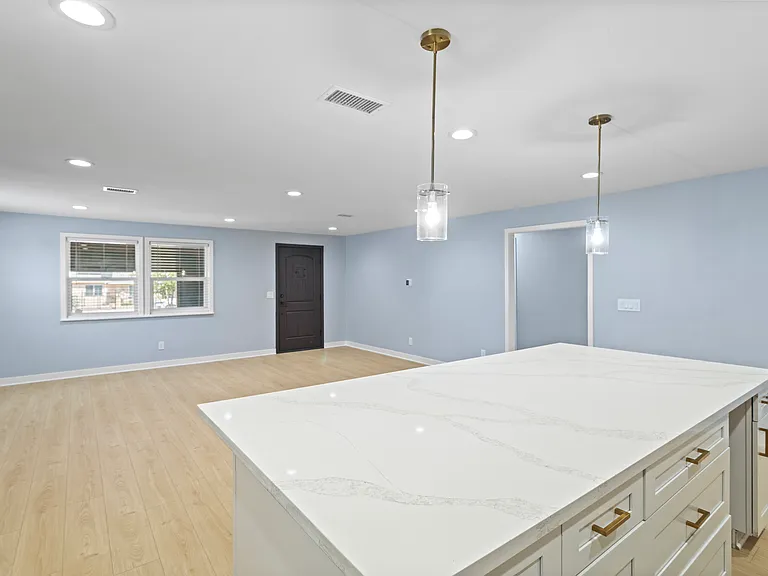 8996 Newport Ave — Photo 14