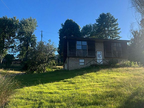 3rd image of 1007 Poplar St