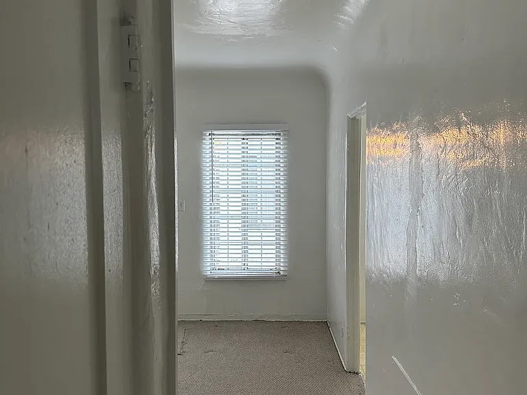 1018 S Vancouver Ave #1/4 — Photo 5