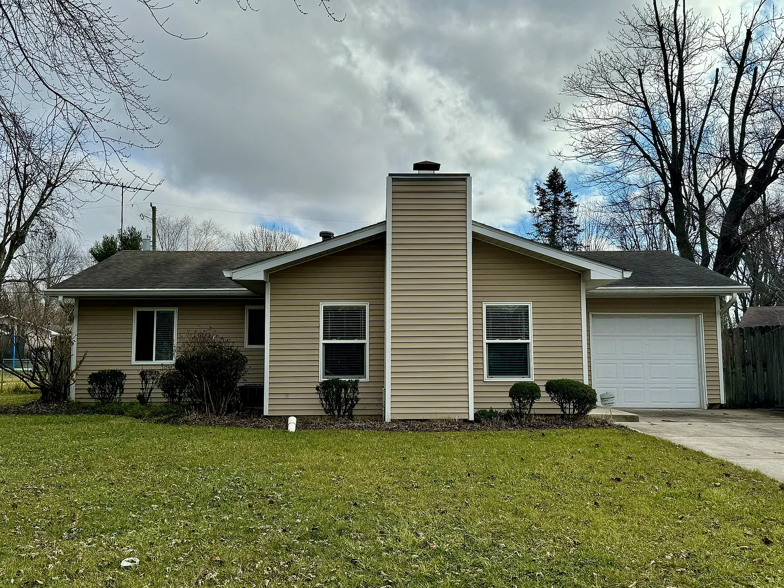 33 Hollybrook Dr photo 1
