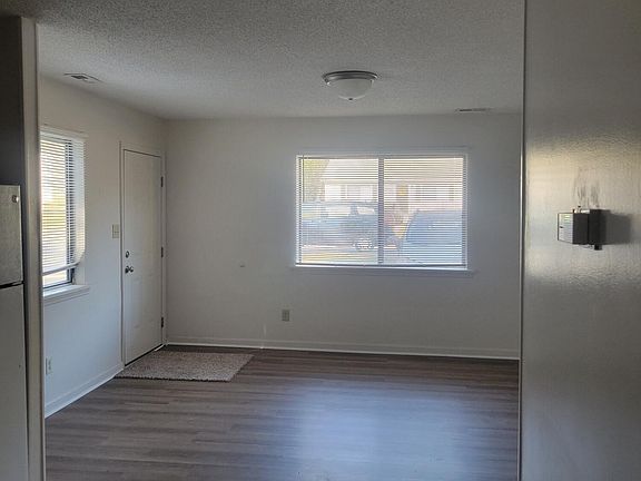 3rd image of 122 Easy St #122