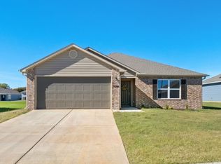 2709 Bass St, Pea Ridge, AR 72751