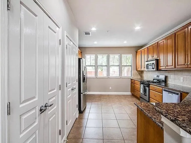 6705 Covered Bridge Dr #26 — Photo 3