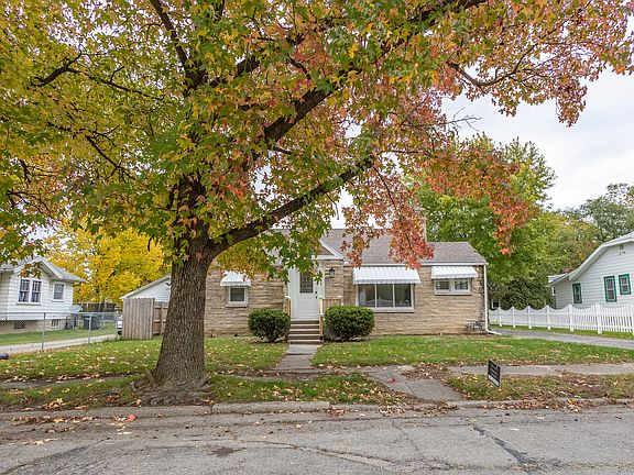 2nd image of 1206 S Meeker Ave