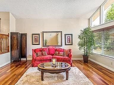 4th image of 25740 Kellogg St