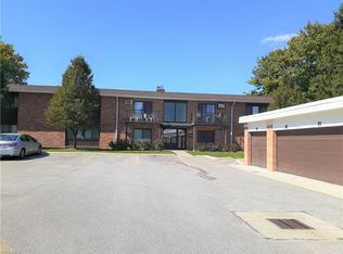 23885 David Dr UNIT 113, North Olmsted, OH 44070