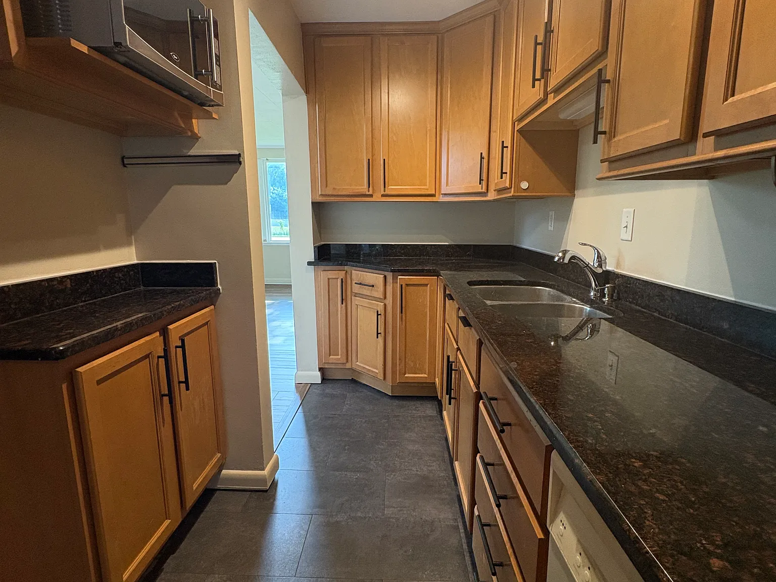 3 bed, 1.5 bath, 1117 sqft, $2,325 — Photo 1