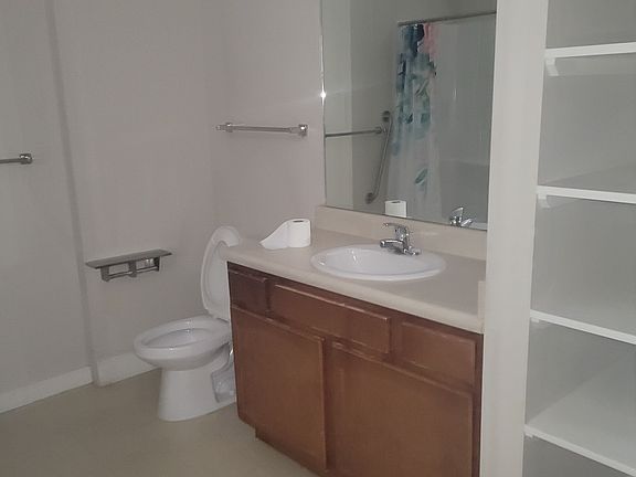 4th image of 1404 S 37th St