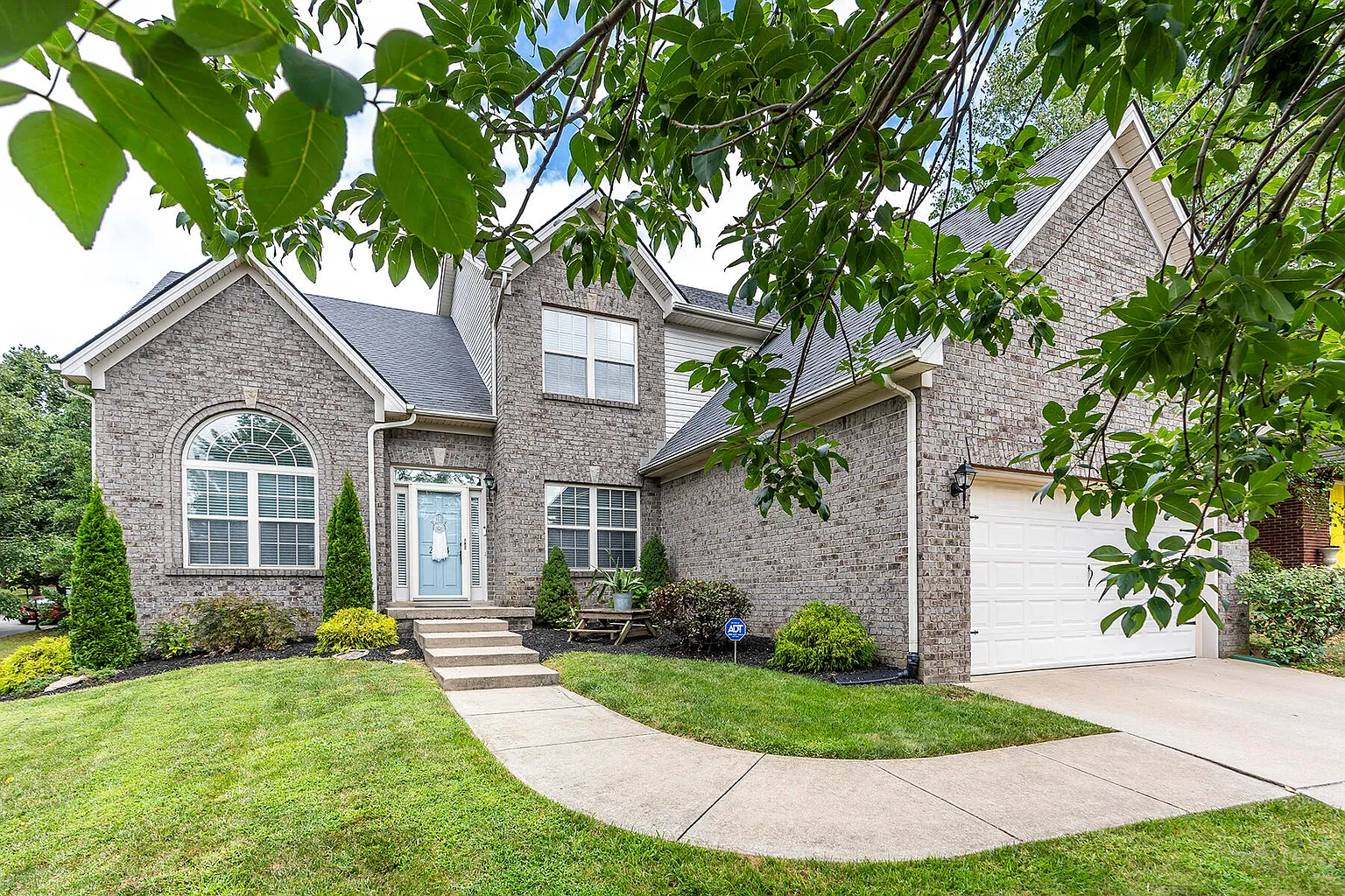 2784 Red Leaf Dr photo 1