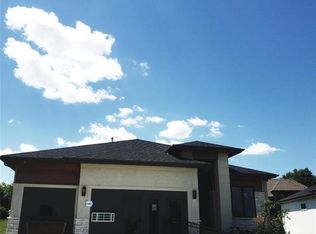 22105 W 94th Ter, Lenexa, KS 66220