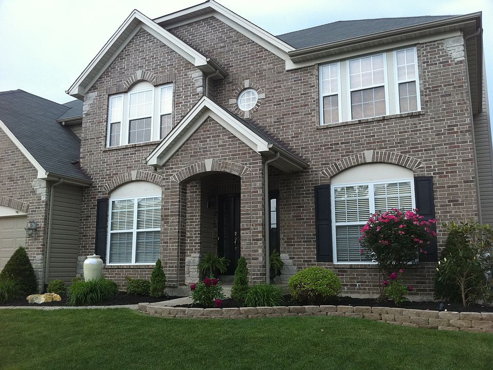  Brick and stone front