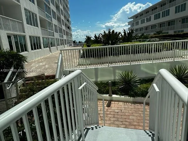 5401 Collins Ave #128 — Photo 54