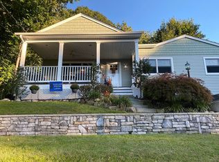 38 Lakeshore Dr, Oakland, NJ 07436