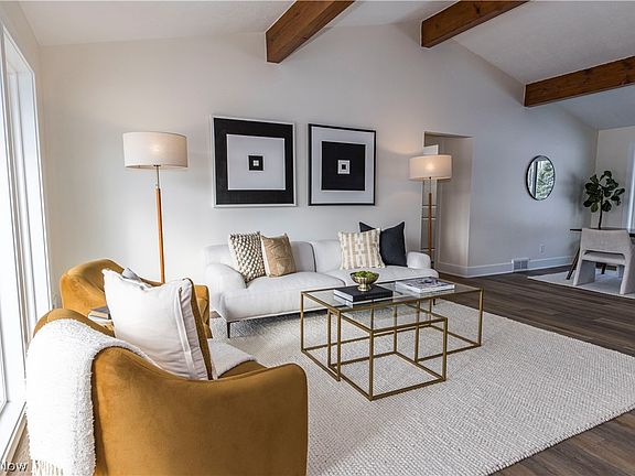 4th image of 7939 Longview Rd