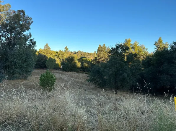 7829 Gabor St, Valley Springs, CA 95252