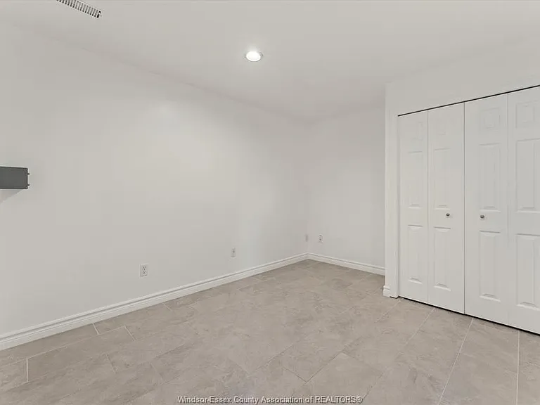 3316 Kenilworth Dr — Photo 30