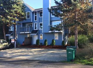 2525 SW Cloverdale St, Seattle, WA 98106