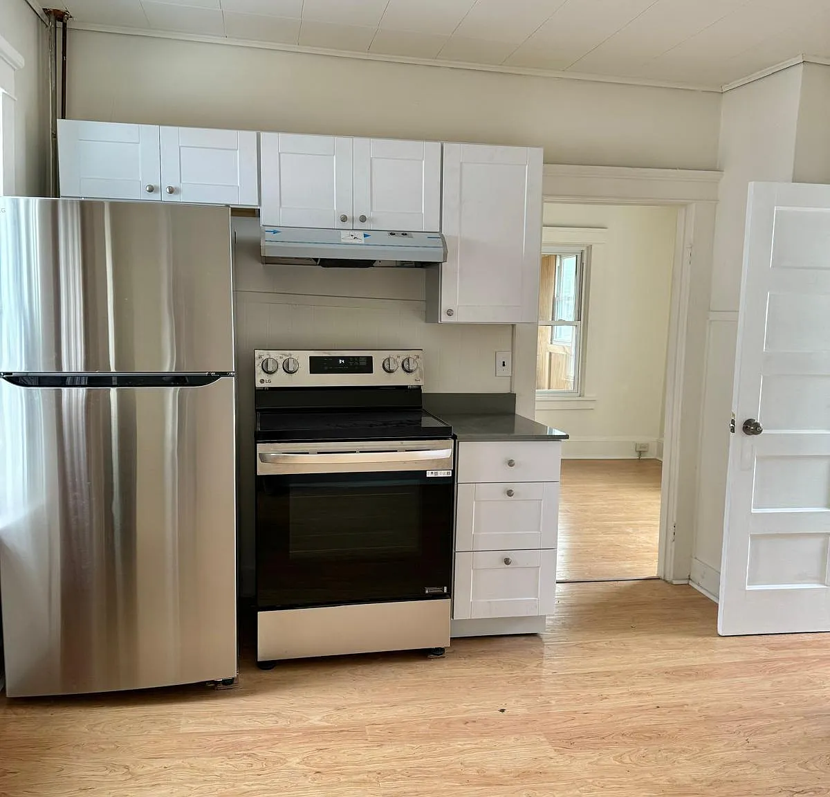 3 bed, $1,700 — Photo 1