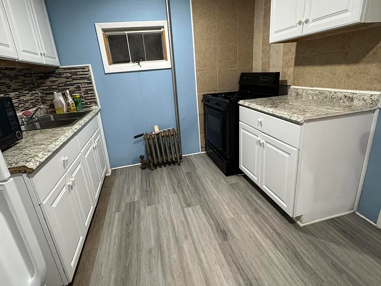 618 Deacon St — Photo 2