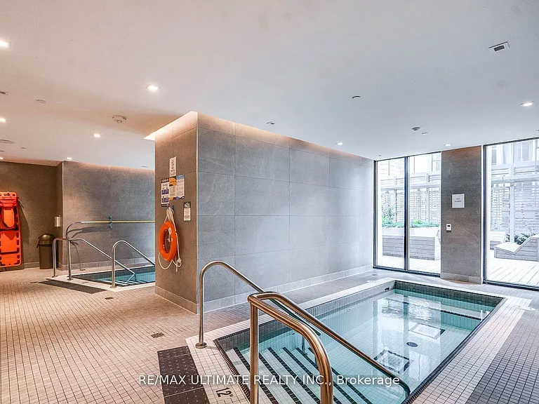 1 Yorkville Ave #1907 — Photo 17