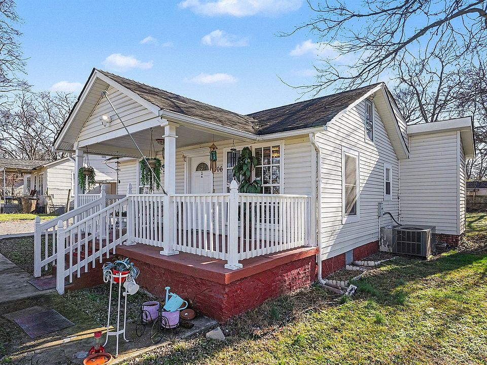 1st image of 306 Maple St