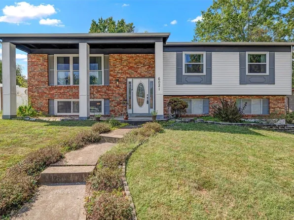 6021 Gettysburg Estates Dr, Saint Louis, MO 63129