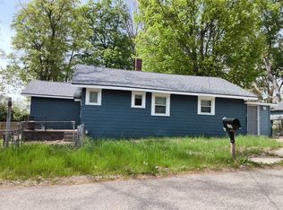 1737 Willoughby Rd, Holt, MI 48842