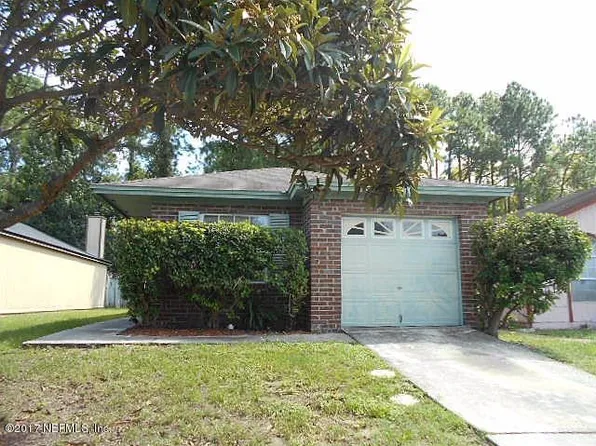 737 E Century Point Dr, Jacksonville, FL 32216